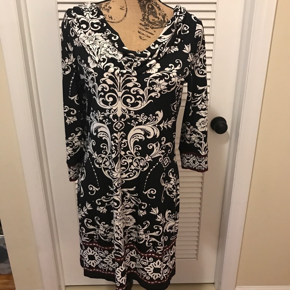 🌸White House/Black Market Print Dress